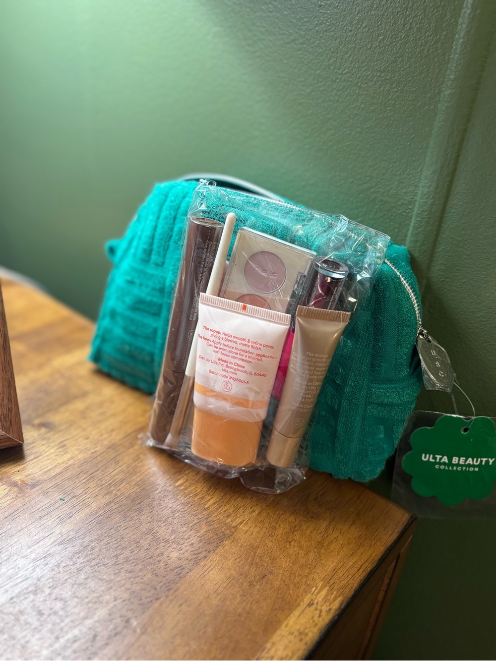 Ulta Beauty Textured Kelly Green Cosmetic Pouch